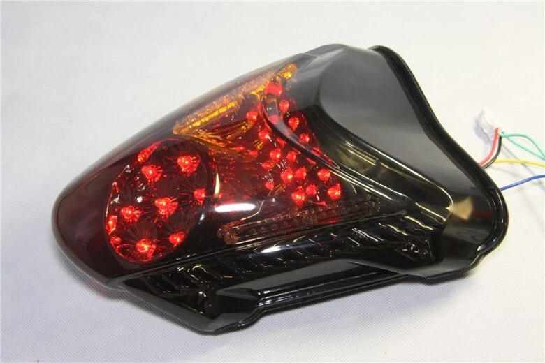 Luz traseira de LED sinal de seta de freio para 2008-2020 Suzuki Hayabusa / GSX1300R fumaça - Imagem 2 de 4