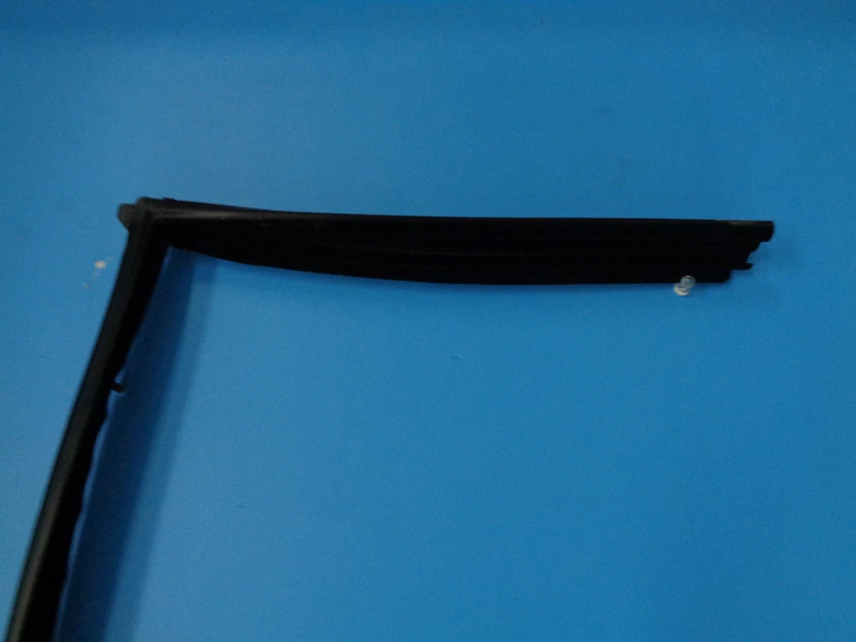 PPORSCHE 924S 944 951 s2 968 верхнее окно направляющее уплотнение слева новый подлинный Porsche - Изображение 4 из 4