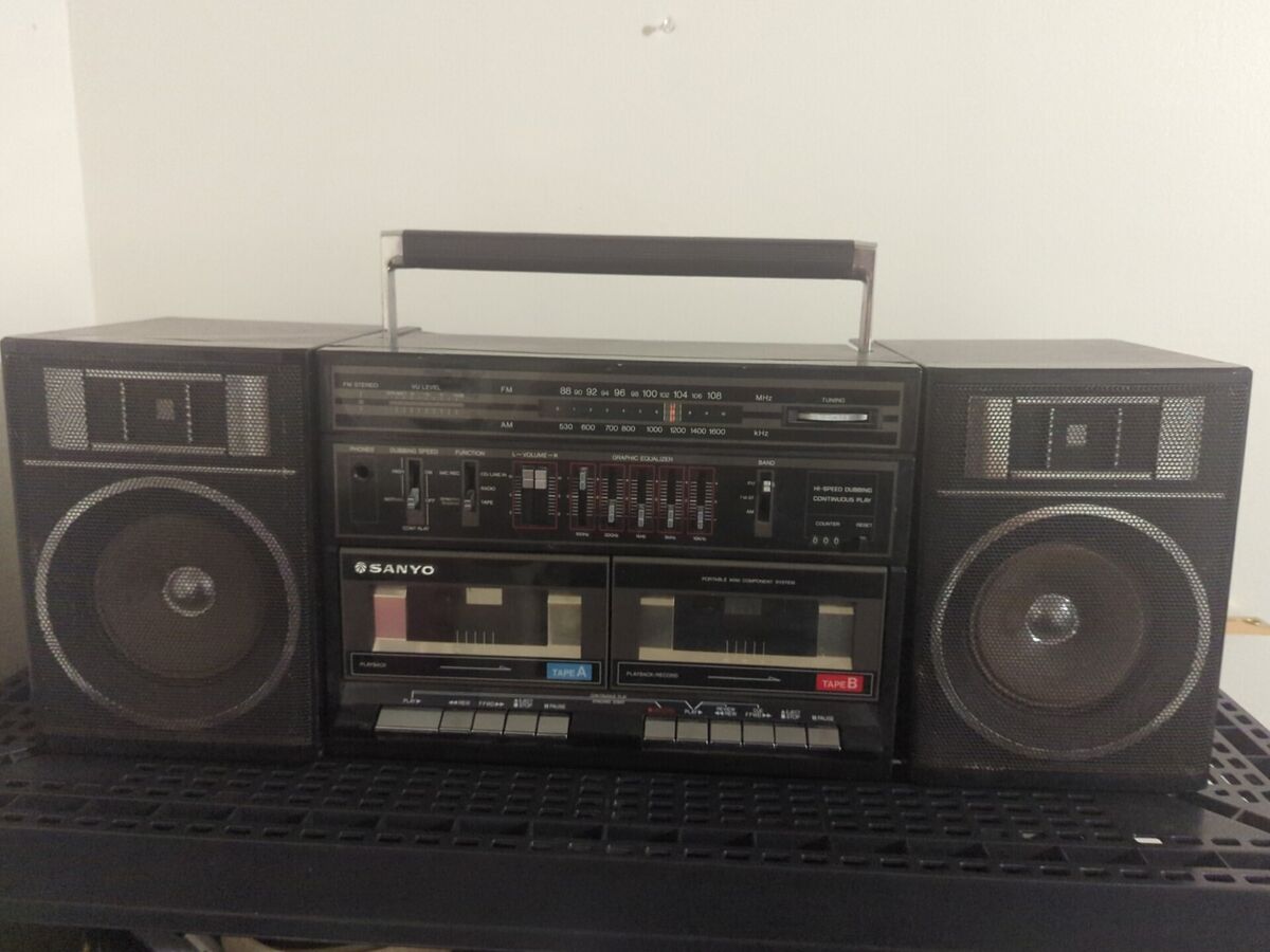 SANYO C35 VINTAGE RADIO CASSETTE RECORDER 1980s Made in