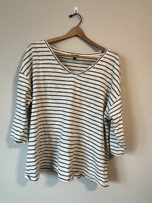 Women s Talbot s 2X Cotton Top With Elbow Length Sleeves With Gold Buttons.