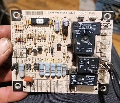 #ad Coleman York 1157 900 Defrost Control Circuit Board 10211B SOURCE1 #04 $45.00