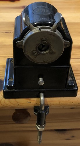 Vintage Bleistiftanspitzer FTE Modell 120 schwarzes Bakelit DDR Bürozubehör - Afbeelding 7 van 7