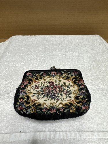 Vintage Unbranded Floral Tapestry Embroidered Needlepoint Look Coin Change Purse