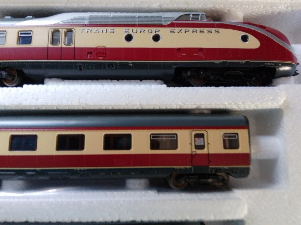 Roco H0 43011 TEE Dieseltriebzug BR 601 in OVP und neuwertig unbenutzt. - Bild 3 von 4