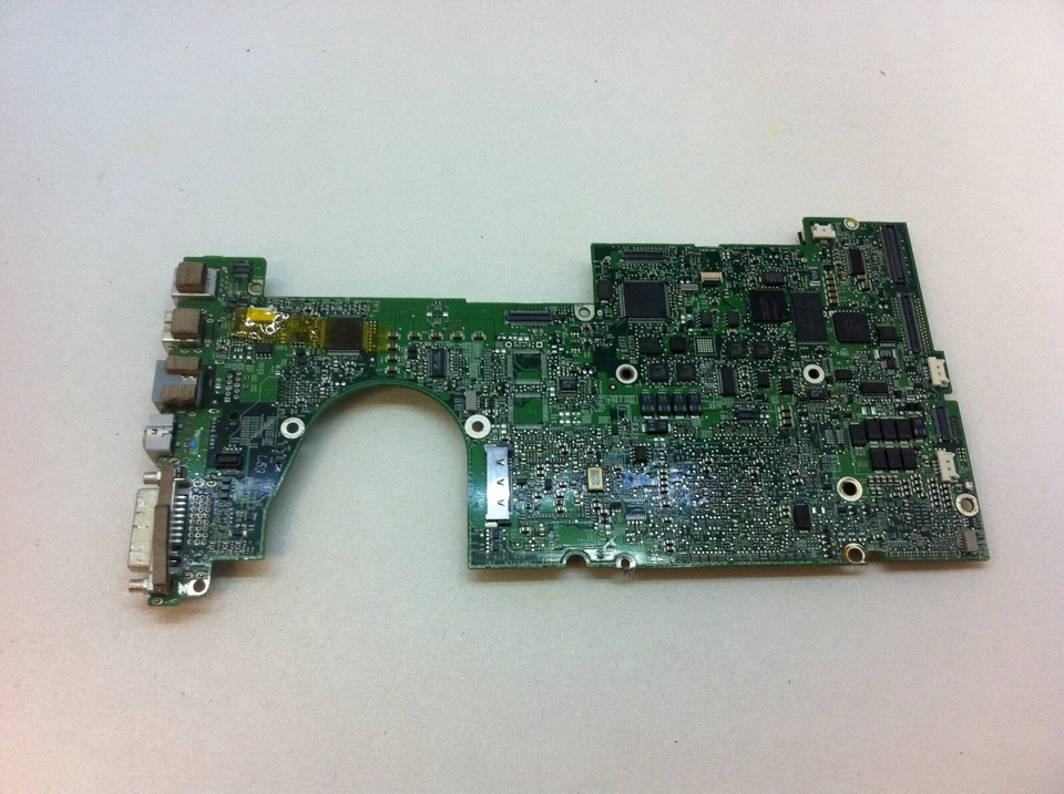 Apple Logic Board 1.67Ghz for PowerBook G4 15" A1106 M9677LL/A - 820-1679-A - 53 - Image 3 of 3