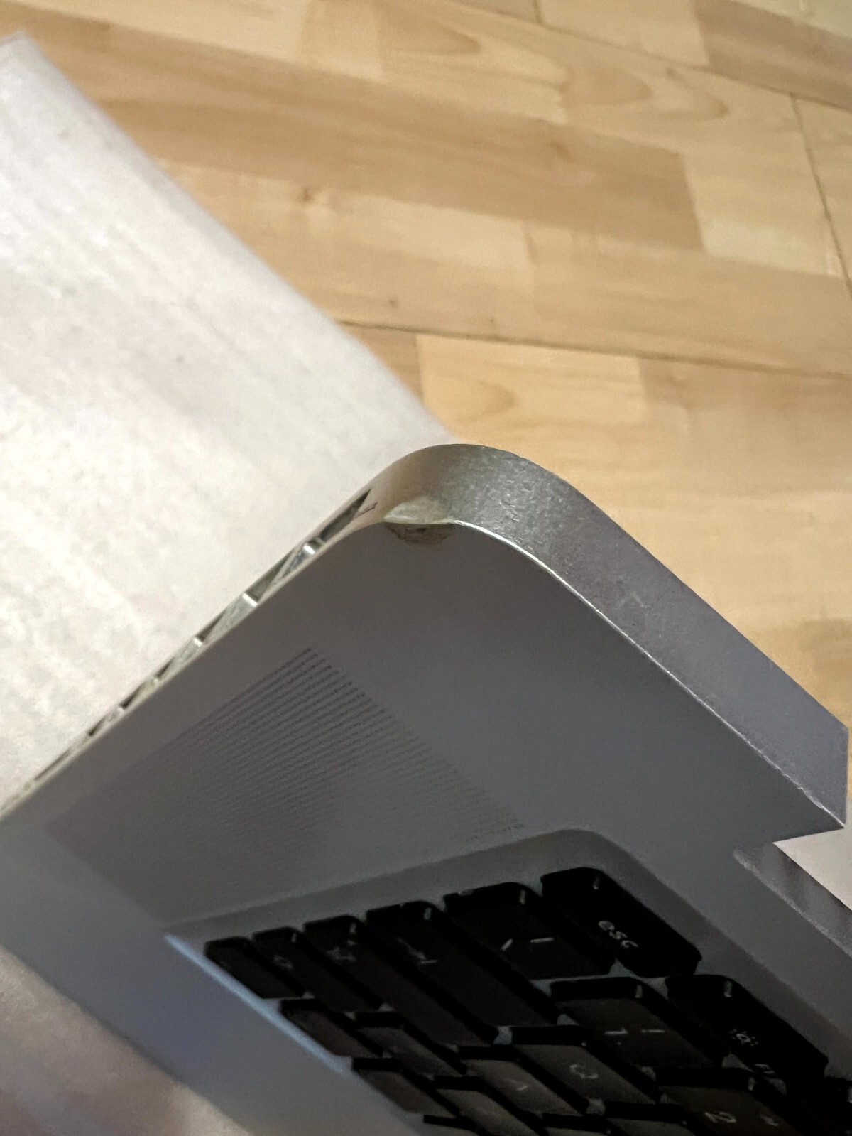 APPLE MACBOOK PRO 15 2011 A1286 - TOP CASE SCOCCA COMPLETA DI TASTIERA TRACKPAD foto 2