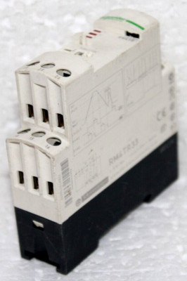 Schneider RM4TR33 Three-Phase Network Control Relay RM4-T - Range 198 V