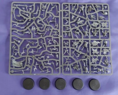 Warhammer 40K - Tzeentch Thousand Sons - 5 Tzaangors NEW with bases on sprue
