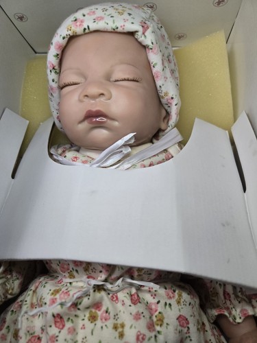 "Hush, Little Baby" Lifelike "Breathing" Doll Ashton Drake Galleries Original Bx