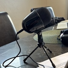 Amazon Basics Black USB Microphone with Adjustable Stand and Tripod