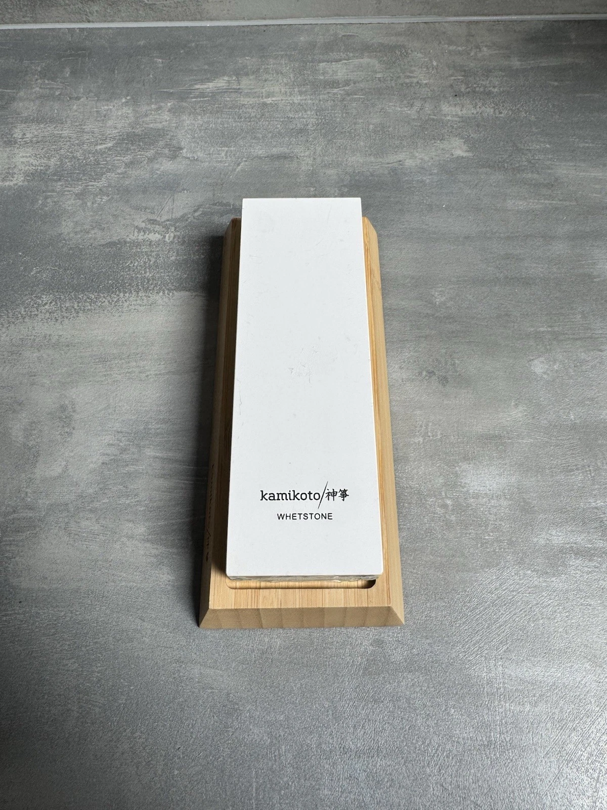 Kamikoto Toishi Sharpening Whetstone 1000/3000 Bamboo Stand Brand New