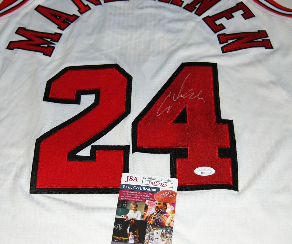 LAURI MARKKANEN signed (CHICAGO BULLS) WHITE AUTHENTIC PRO STYLE jersey JSA - Image 3 of 4