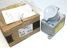   NEW IN BOX   APPLETON EFS1752023 EXPLOSION PROOF 20-Amp 120V RECEPTACLE 3/4"