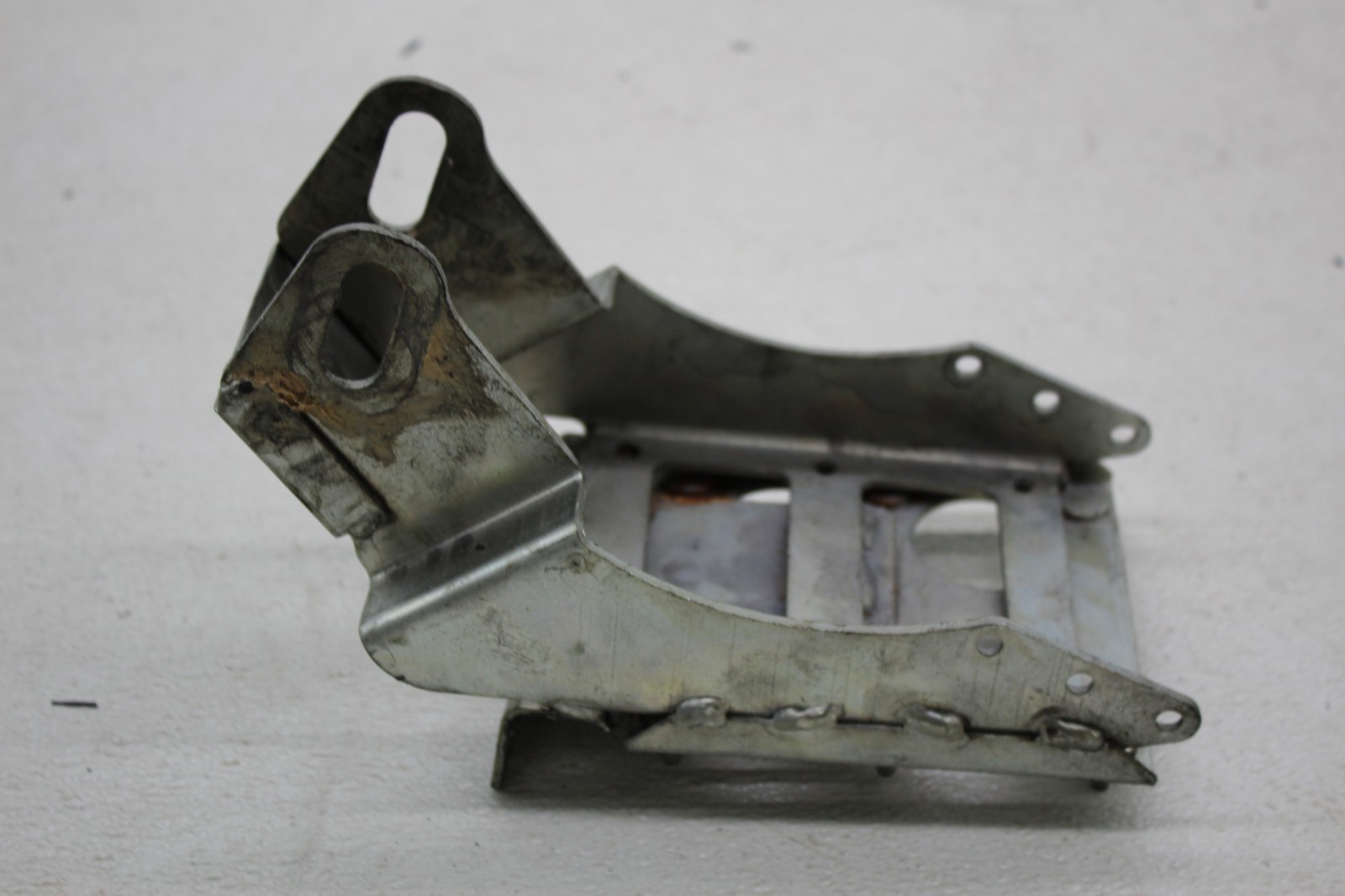 99-01 FERRARI 456 M STEERING SUPPORT BRACKET MOUNT
