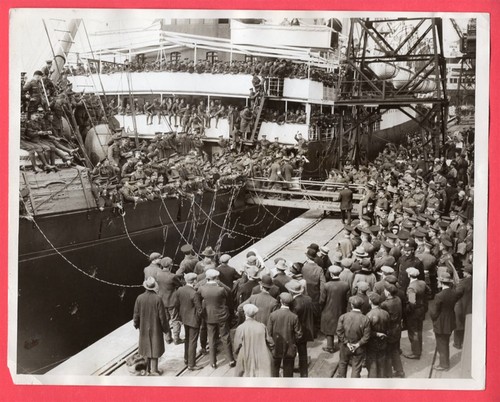 1927 2nd Battalion Scots Guards Sail for China 8x10 Original News Photo