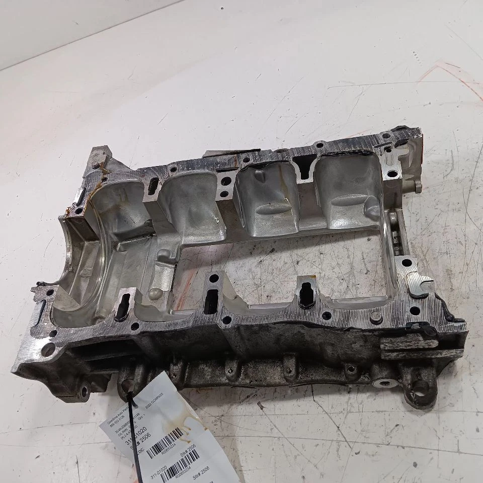 Pan de aceite superior del motor 2,4 L para Jeep Cherokee 14-23 Foto 2 de 4