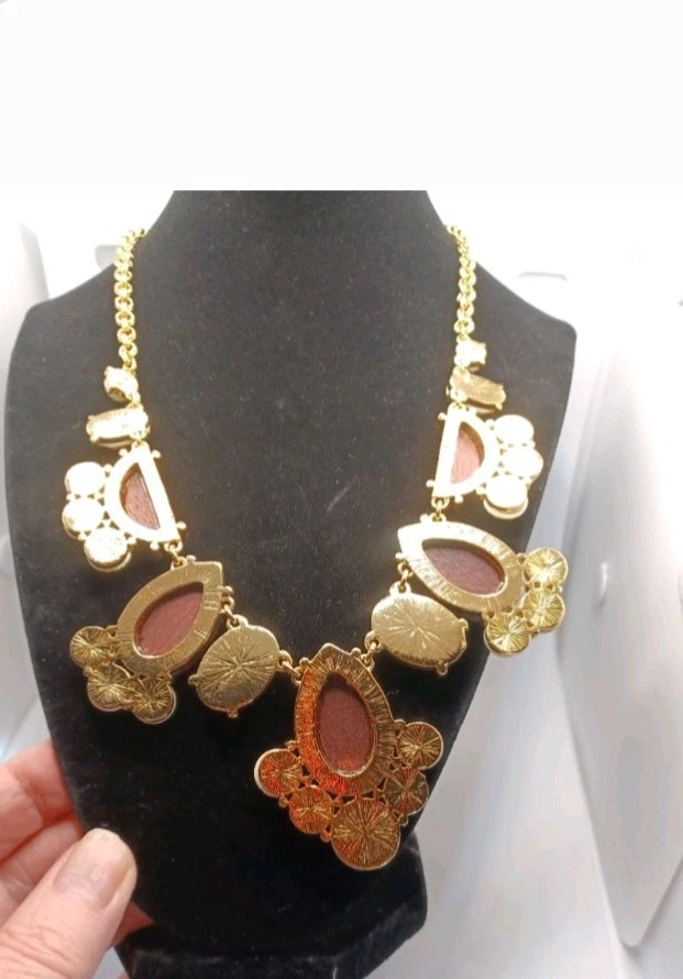 Collar Babero Kate Spade 'Day Tripper' Crema Facetado Resina y Madera Chapado en Oro-NUEVO CON ETIQUETAS Foto 3 de 4