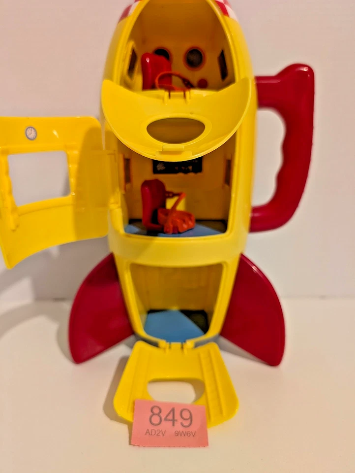Peppa Pig Space Rocket Working Sounds Space Ship & 5 Figures Bundle 849 - Image 3 of 4