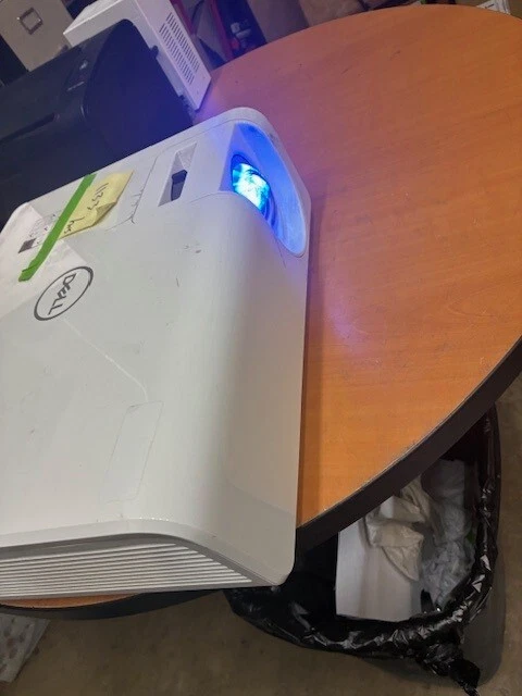 Dell S518WL 3D Ready Short Throw USED - Image 3 of 3