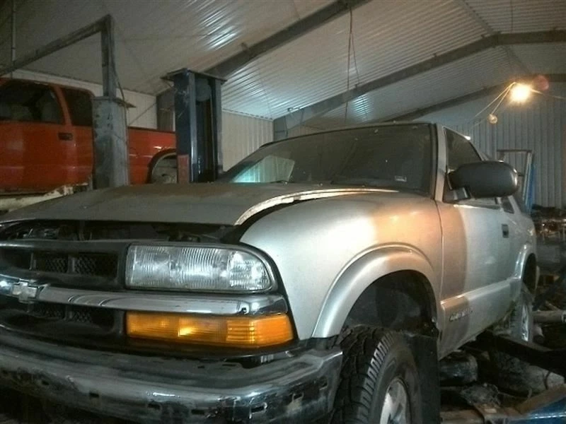 Chasis ECM debajo de la consola compatible con 00-05 Blazer S10/Jimmy S15 88725 Foto 2 de 4