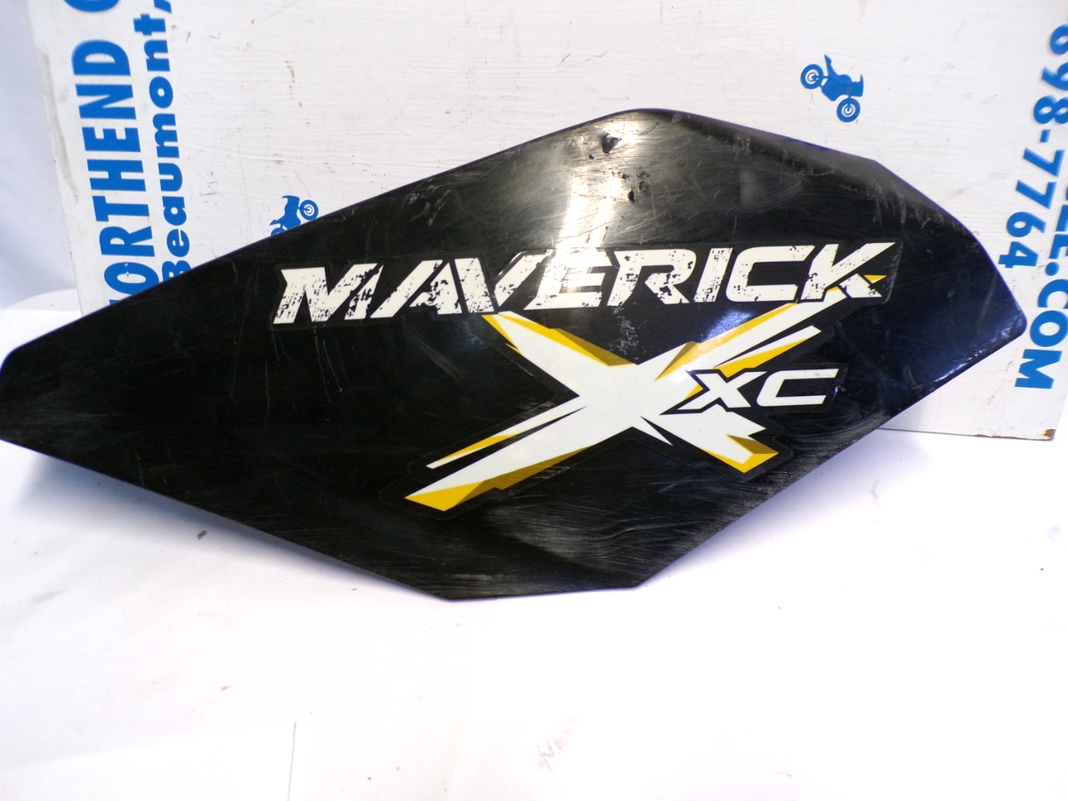 NOS OEM Can-Am Maverick STD XRS 1000 Max Black RH Front Fender