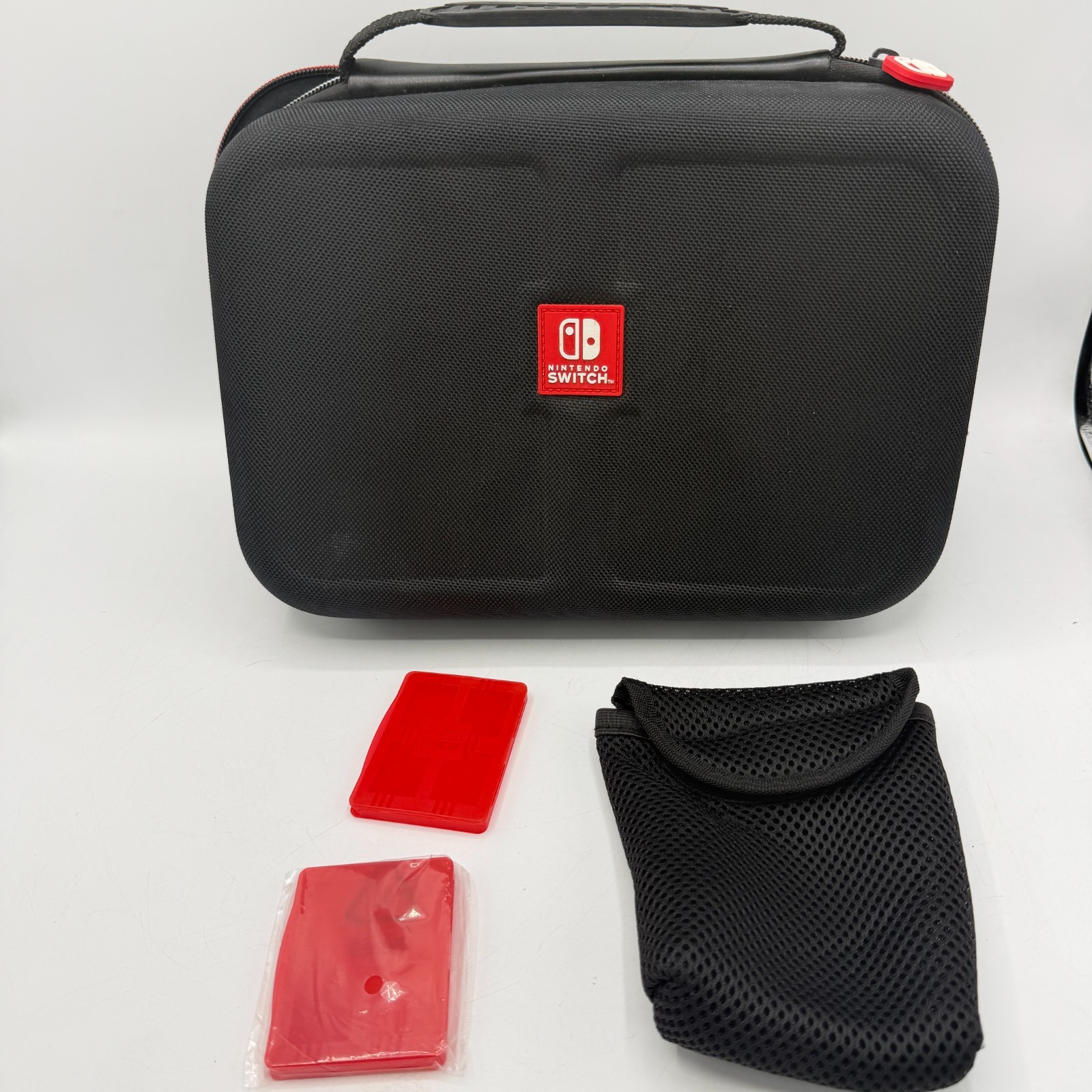 NINTENDO SWITCH GAME TRAVELER DELUXE SYSTEM CASE