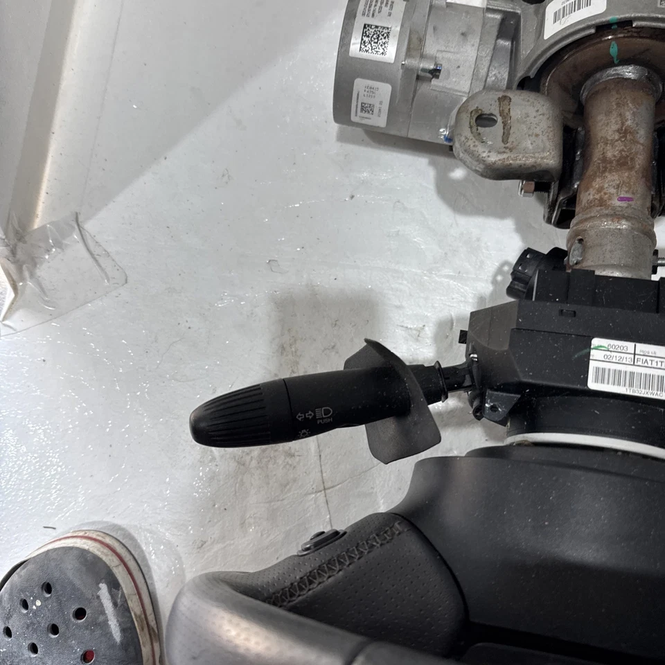 Fiat 500 12-17 полная рулевая колонка в сборе с ключом P1UD37JXWAF 28262476 313 - Изображение 4 из 4