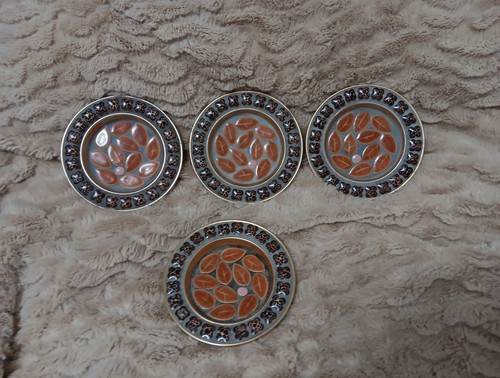 Set di 4 sottobicchieri vintage design foglia intarsiati 4" rotondi bordati (2,75" interni) - Foto 1 di 5