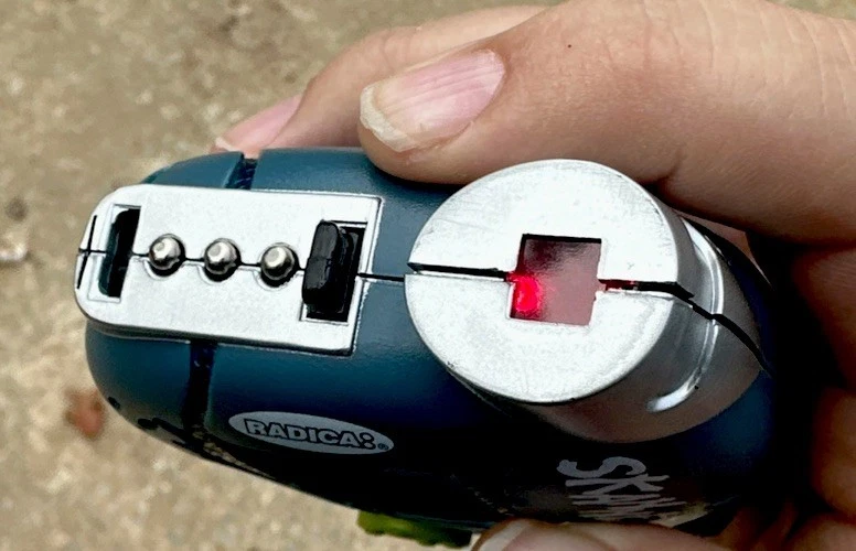 Juego de monstruos escáner de código de barras portátil azul Radica Skannerz 2000 vintage Foto 2 de 2