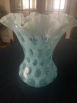 フェントンドットブルーベース Vintage Fenton Blue Opalescent Coin Dot Ruffled Fluted Edge 8.25
