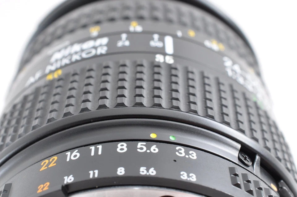 [Exc+5] Nikon AF Nikkor 24-50mm f/3.3-4.5 D lente zoom gran angular #9418 - Imagen 2 de 4