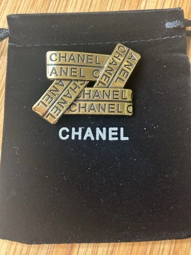 CHANEL Bronze Gold pin brooch Vintage costume jewelry