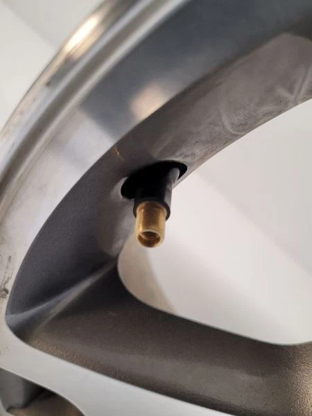 05-07 FORD ESCAPE Aluminum Painted Wheel VIN 1 8th Digit 16x7 5 Spoke 6L8Z1007D - Image 3 of 4