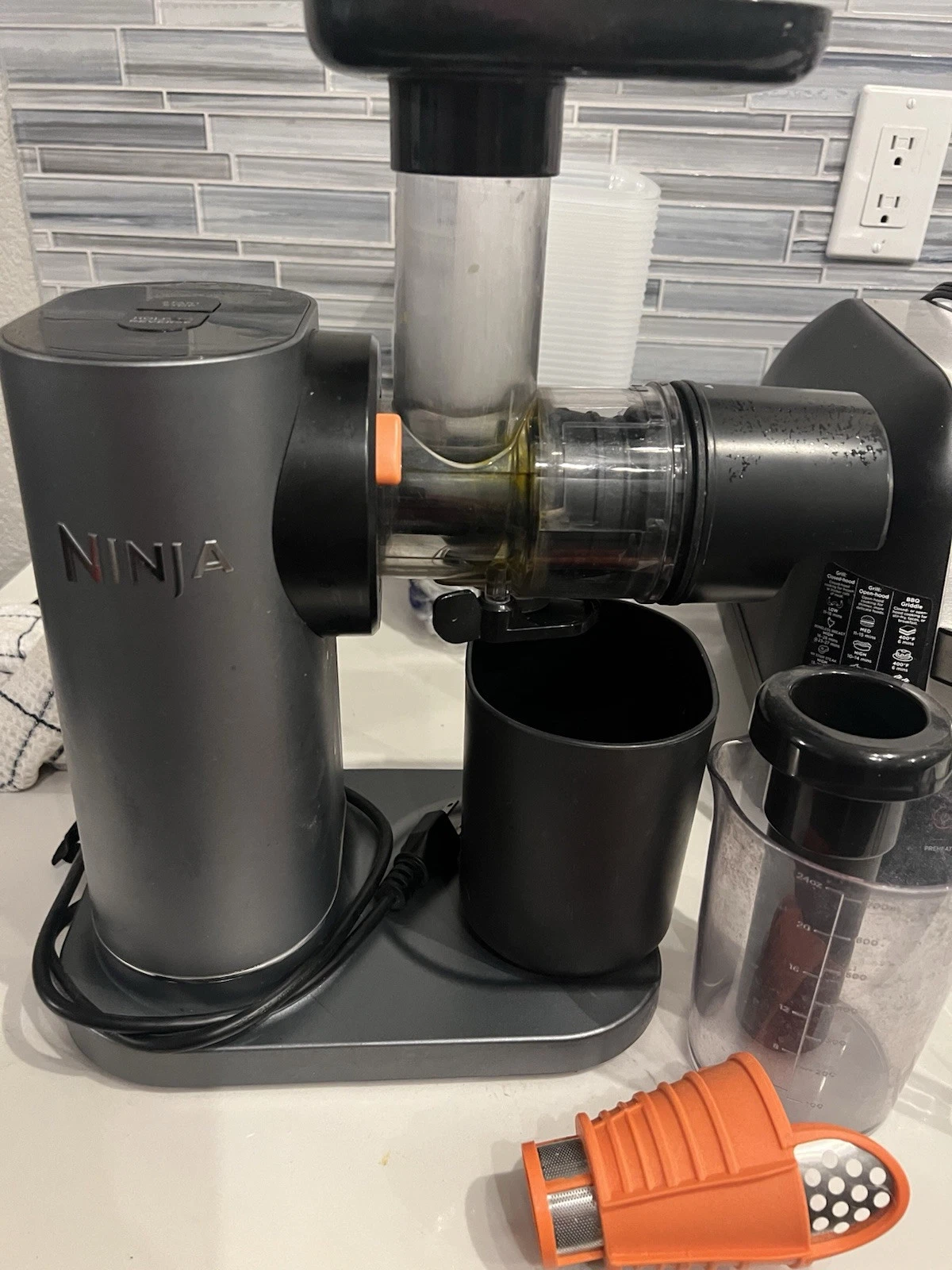 New Ninja Never Clog Cold Press Juicer JC151
