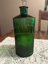 Bottiglia di vetro a coste verde veleno farmacia farmacia