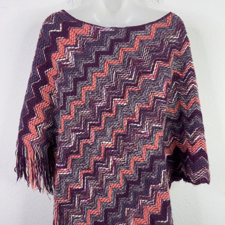 Poncho Missoni OS Púrpura Coral Zigzag Chevron Flecos Tejido Hecho en Italia Boho Hippie Foto 4 de 4
