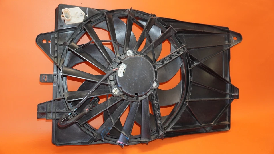 FIAT 500 COOLING FAN 2012 2013 2014 2015 68073675AA OEM - Image 3 of 4