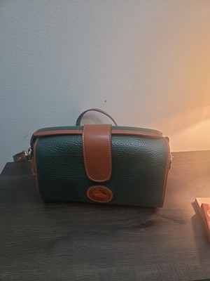 Vintage Dooney and Bourke All Weather Green Pebbled Leather crossbody 