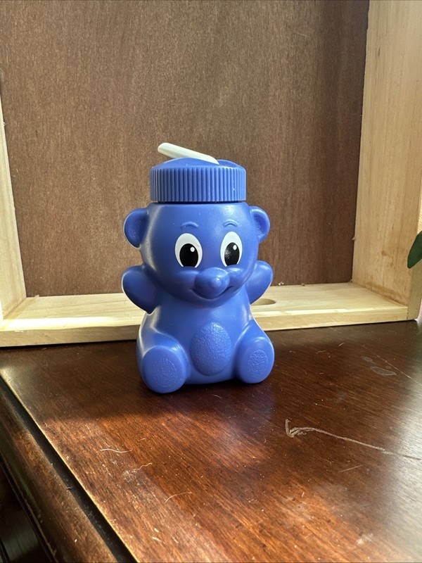 Vintage Rubbermaid Bear Straw Cup