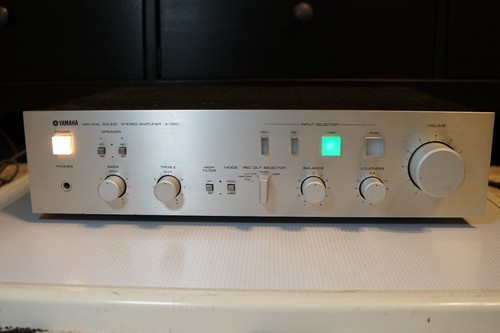 Yamaha A-550 Vintage Integrated Stereo Amplifier (1979-81) - Picture 4 of 16