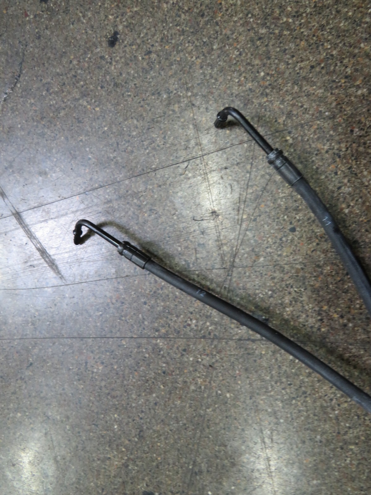 Maserati Granturismo RH, Tonneau Hydraulic Lift Cylinder Ram, Used, 83084600