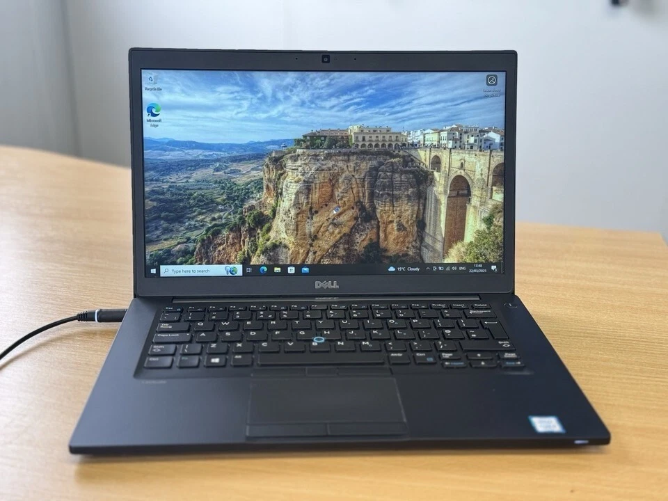 Dell Latitude 7390  i7 8thgen 8GB RAM 128  SSD Win 10Pro Touchscreen+chargr - Image 3 of 4