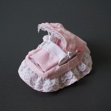 Epoch Sylvanian Families Dollhouse Bassinet Baby Basket Furniture Vintage 1988