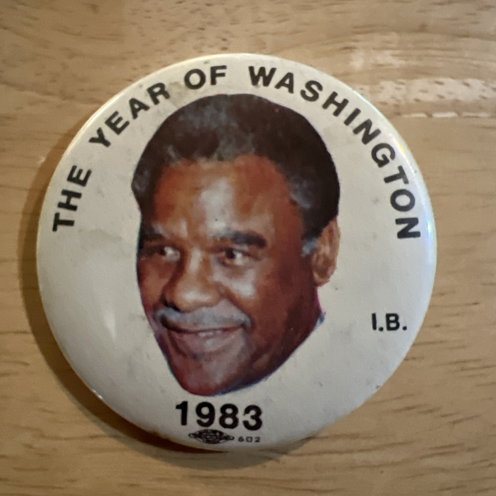 VINTAGE HAROLD WASHINGTON CHICAGO MAYOR 2” BUTTON The Year Of Washington 1983