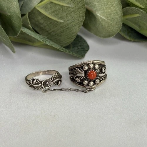 Vintage Native American Sterling Silver Coral Flower Ring Linked Chain Signed MR