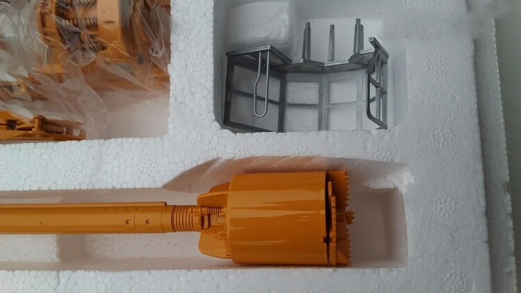 1:50 Bauer BG 40 Kelly Equipment Drilling Rig Construction