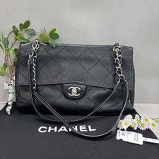 Chanel Black Quilted Leather Flap Bag CC Leather Tag Silver Chain Shoulder Pad