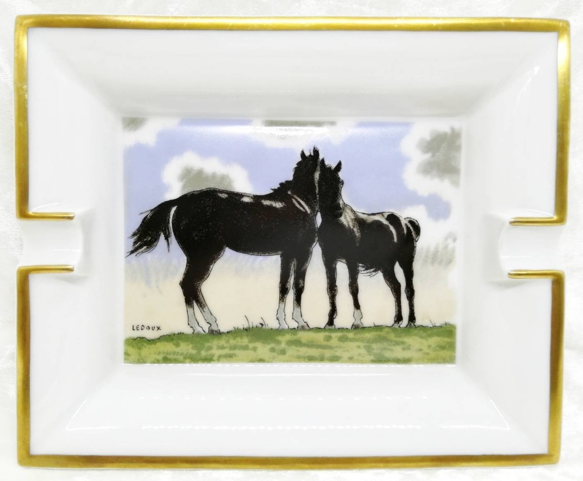 エルメス馬の絵柄の金属製トレイ、発祥のフランス本店で購入 Vintage Hermes Paris Ashtray Two Black Horses Plate Porcelain Tray