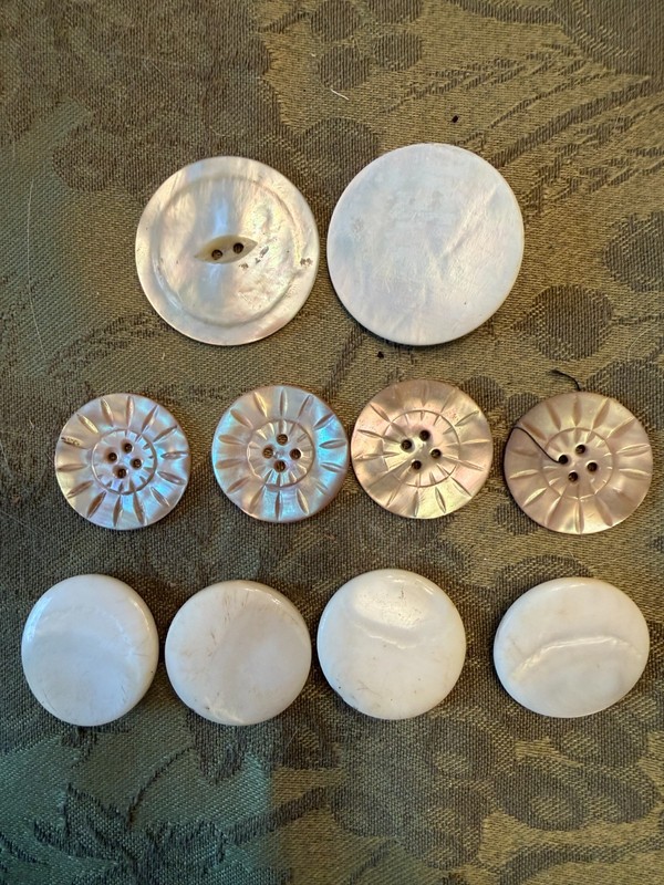 Mother Of Pearl MOP 10 Large Matching Antique Grey Gorgeous Coat Buttons