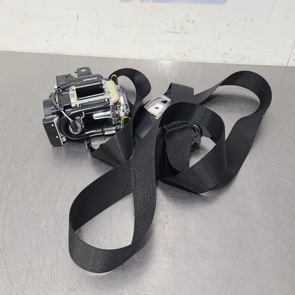 15 2015 MERCEDES-BENZ S550 222 TYPE FRONT SEAT BELT RETRACTOR BLACK RIGHT  Foto 4 de 4